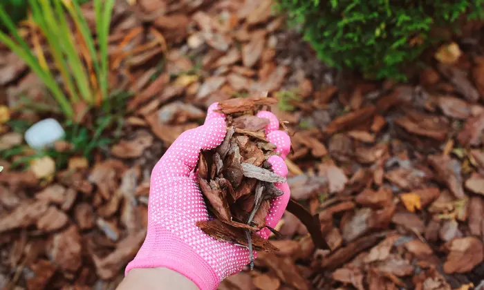 how to store mulch over the winter